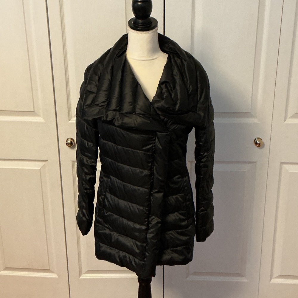 Tahari Women's Elegant Black Puffer Coat
